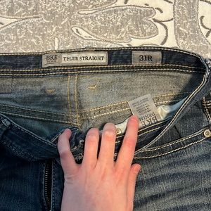 BKE. Tyler style. 31 Regular. STRAIGHT CUT. 33 inseam. Zipper & button intact